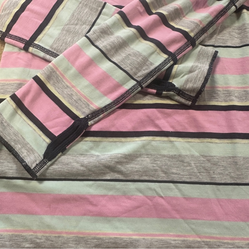 Ivivva reversible top! - Picture 5 of 6